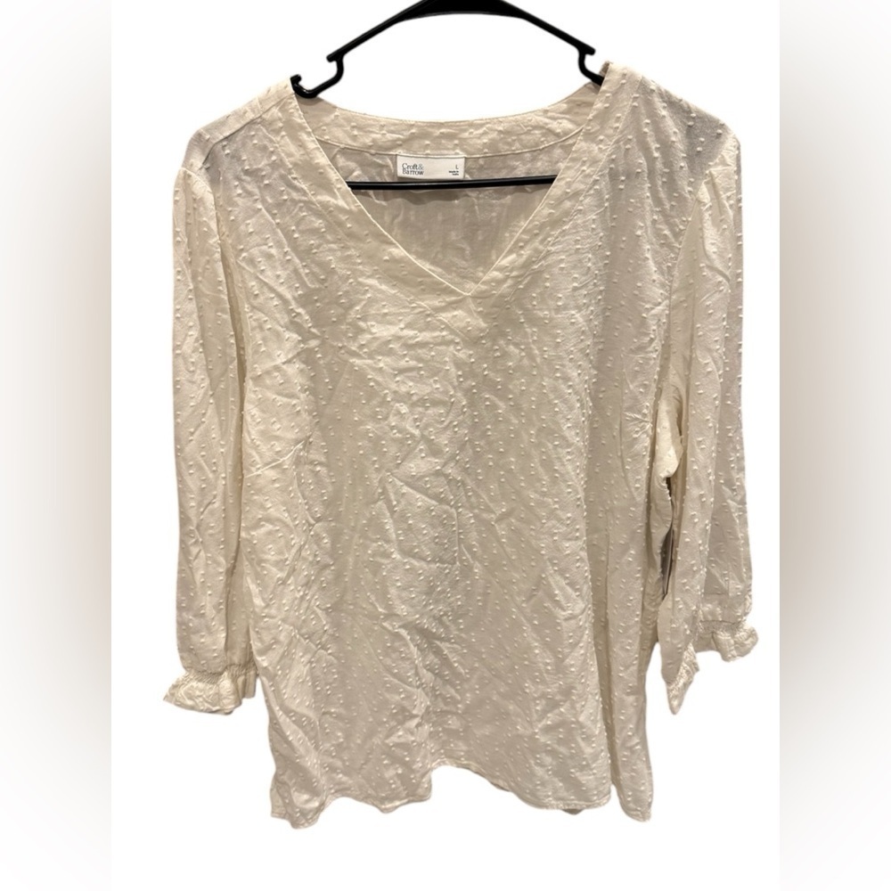 Croft & Barrow Cream V-Neck Top Dotted Pattern Size Large New with Tag